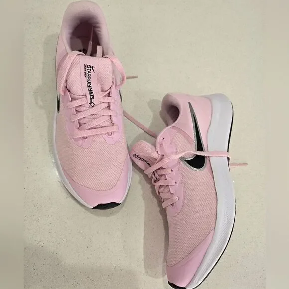 NEW- Nike Women's Soft Pink Athletic Sneakers - Picture 4 of 8